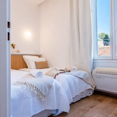 Upscale 3-room 200m From The Palais *