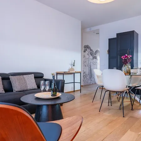 Apartment Upscale 3-room 200m From The Palais