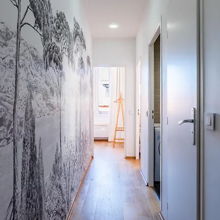 Upscale 3-room 200m From The Palais *