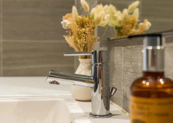 Upscale 3-room 200m From The Palais *