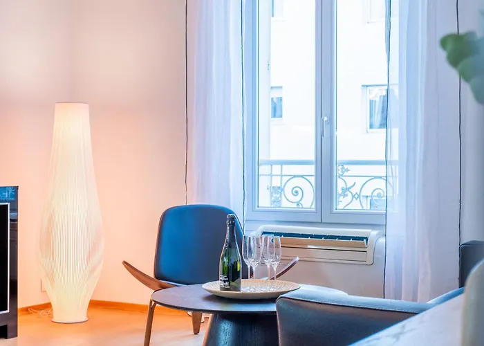 Upscale 3-room 200m From The Palais Cannes