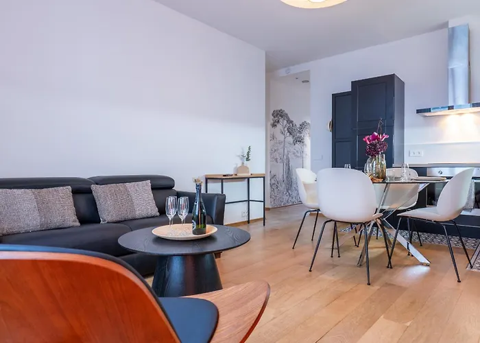 Lägenhet Upscale 3-room 200m From The Palais