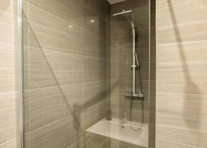 Upscale 3-room 200m From The Palais