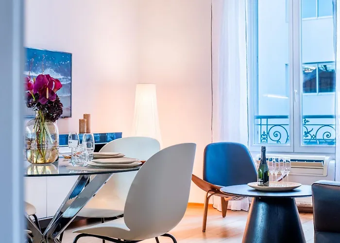 Upscale 3-room 200m From The Palais Lägenhet