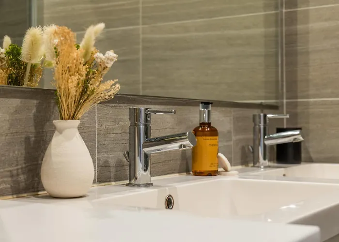 Upscale 3-room 200m From The Palais Lägenhet